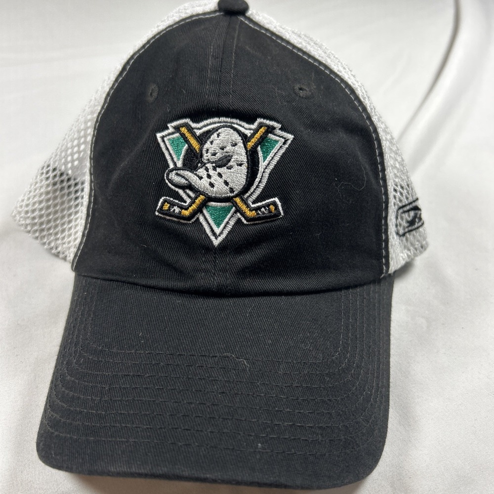 Reebok NHL Anaheim Mighty Ducks Vintage Classic Trucker Hat Cap Black White